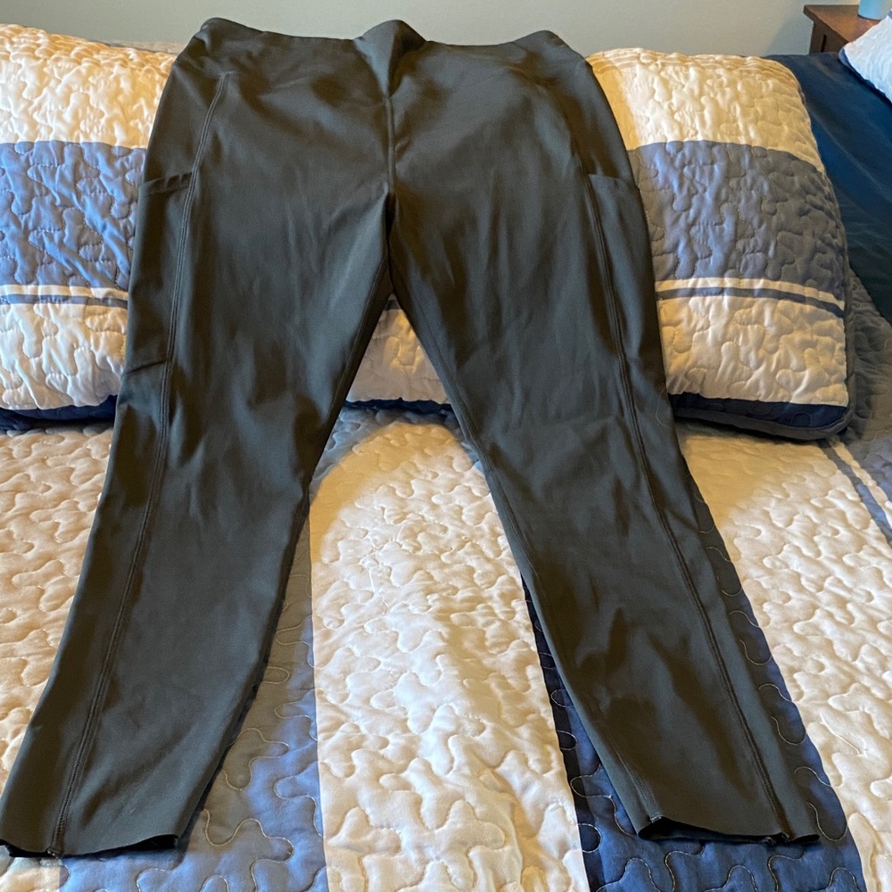 Women’s grey leggings